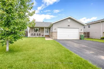 2040 SANDSTONE Crescent, Petawawa, ON K8H 0A6