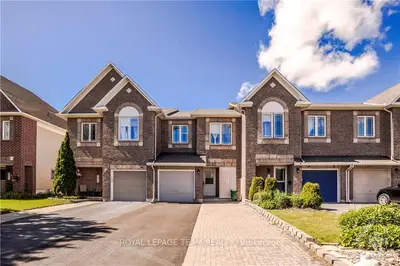 2037 DUNOLLIE Crescent, Kanata, ON K2W 1H5