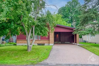 392 SUMMIT Avenue, Alta Vista and Area, ON K1H 6A2