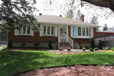 152 Mountbatten Avenue, Alta Vista And Area, On K1h 5v7