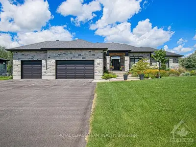 656 Ballycastle Crescent, Blossom Park - Airport And Area, On K1x 0a3