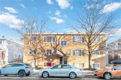 19 Marier Avenue 2a, Vanier And Kingsview Park, On K1l 5s6