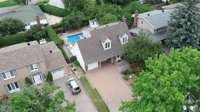 2102 GRAFTON Crescent, Beacon Hill North - South and Area, ON K1J 6K8