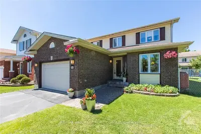 382 Pauline Charron Place, Vanier and Kingsview Park, ON K1L 8L6