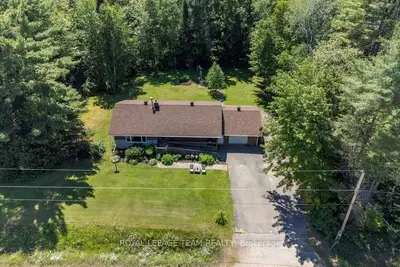 1541 B-LINE Road, Laurentian Valley, ON K8A 6W8