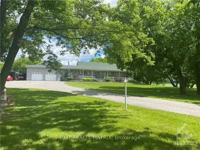 1823 St Joseph Road, Russell, On K0a 1w0