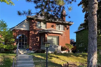 15 LAKESIDE Avenue, Dows Lake - Civic Hospital and Area, ON K1S 3H1