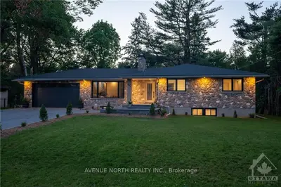 49 EAST ADAMS Street, Tanglewood - Grenfell Glen - Pineglen, ON K2G 0J1