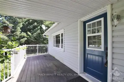 7042 MANSFIELD Road, Stittsville - Munster - Richmond, ON K2S 1B8