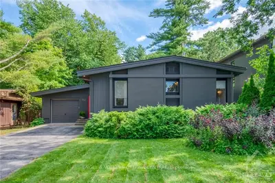 332 SUMMIT Avenue, Alta Vista and Area, ON K1H 5Z9