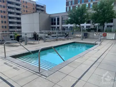 324 Laurier Avenue W 1911, Ottawa Centre, On K1p 0a4