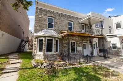 45.5 St Andrew Street 1/2, Lower Town - Sandy Hill, On K1n 5e8
