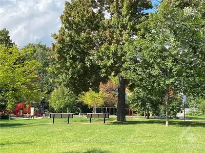 560 Tweedsmuir Avenue, Westboro - Hampton Park, On K1z 5p2