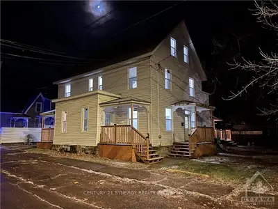 300 CHURCH Street, Pembroke, ON K8A 4L3