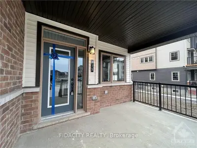 175 Anthracite, Barrhaven, On K2j 4h7