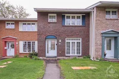 2051 JASMINE Crescent 4, Beacon Hill North - South and Area, ON K1J 7W2