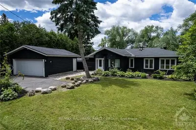 3942 SHIRLEY Avenue, Blossom Park - Airport and Area, ON K1V 1H4