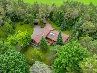 10 CONE Terrace, Stittsville - Munster - Richmond, ON K0A 2Z0