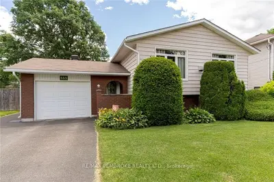 555 ELIZABETH Street, Pembroke, ON K8A 1W7