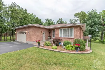 164 LLOYDALEX Street, Stittsville - Munster - Richmond, ON K0A 1L0