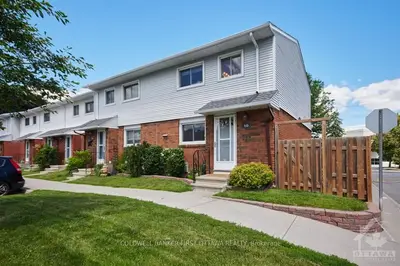 1045 MORRISON Drive 10, Parkway Park - Queensway Terrace S and Area, ON K2H 7L2