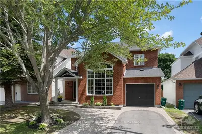 2077 OAKBROOK Circle, Orleans - Convent Glen and Area, ON K1W 1H4