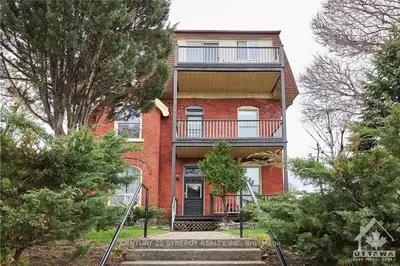 190 BAYSWATER Avenue, Dows Lake - Civic Hospital and Area, ON K1Y 2G3