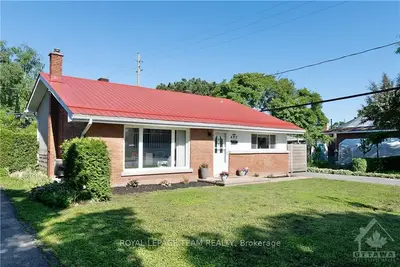 692 HOLT Crescent, Elmvale Acres and Area, ON K1G 2Y7
