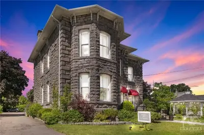 528 ST LAWRENCE Street, North Dundas, ON K0C 2K0