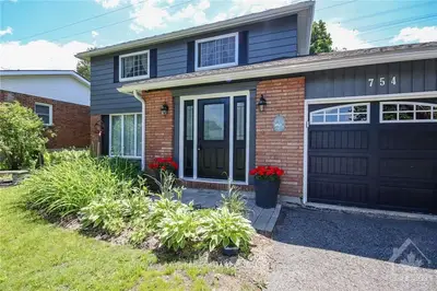 754 SOUTHMORE Drive, Billings Bridge - Riverside Park and Area, ON K1V 7A1