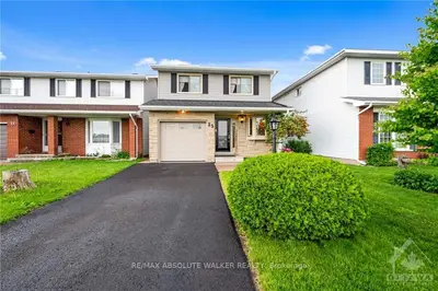 35 BEECHCLIFFE Street, South of Baseline to Knoxdale, ON K2G 4X4