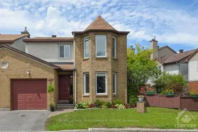 75 VERSAILLES, Hunt Club - Windsor Park Village and Area, ON K1V 0M3