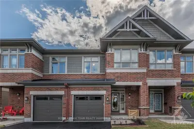 237 DOLCE Crescent, Blossom Park - Airport and Area, ON K1X 0B2