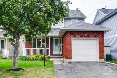 2205 NOBLEWOOD Way, Orleans - Convent Glen and Area, ON K1W 1E6