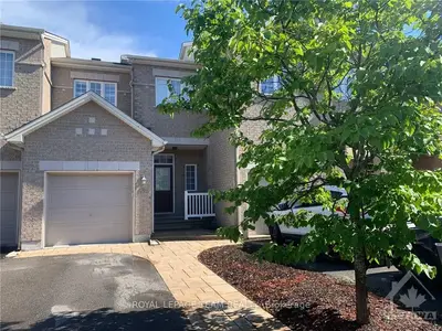 692 BOWERCREST Crescent, Blossom Park - Airport and Area, ON K1V 2M2