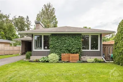 4 Aberfeldy Street, Bells Corners and South to Fallowfield, ON K2H 6H5
