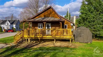 16 Brock Street, Rideau Lakes, On K0g 1p0