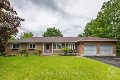 6463 GREELY WEST Drive, Greely - Metcalfe - Osgoode - Vernon and Area, ON K4P 1E8