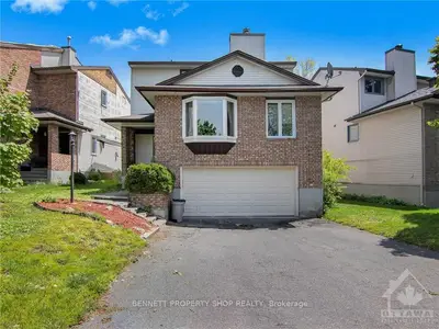 74 GILLESPIE Crescent, Hunt Club - Windsor Park Village and Area, ON K1V 0J4