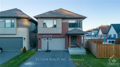 779 CARNELIAN Crescent, Blossom Park - Airport and Area, ON K1X 0A8