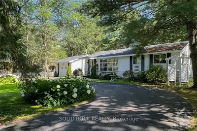 124 TORBOLTON Street, Constance Bay - Dunrobin - Kilmaurs - Woodlawn, ON K0A 3M0
