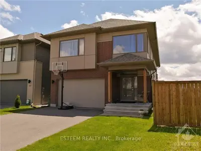779 CARNELIAN Crescent, Blossom Park - Airport and Area, ON K1X 0A8