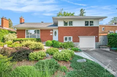 1812 LAXTON Crescent, Belair Park - Copeland Park and Area, ON K2C 2N3