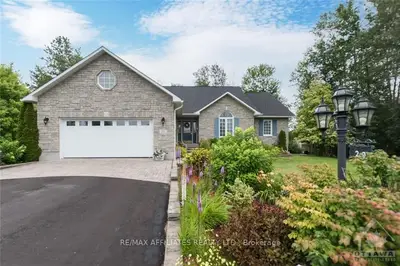 20 TUDOR Circle, Rideau Lakes, ON K0G 1L0