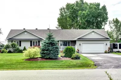 1262 COLLIER Crescent, Greely - Metcalfe - Osgoode - Vernon and Area, ON K4P 1C1