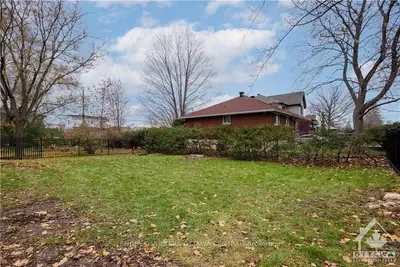 872 Iroquois Road, McKellar Heights - Glabar Park and Area, ON K2A 3N2