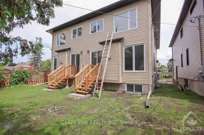 842a Alpine Avenue, Britannia Heights - Queensway Terrace N And Area, On K2b 5r6