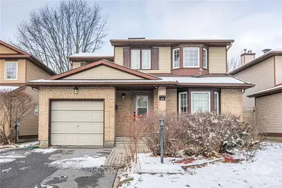69 Pinetrail Crescent, South Of Baseline To Knoxdale, On K2g 5b2