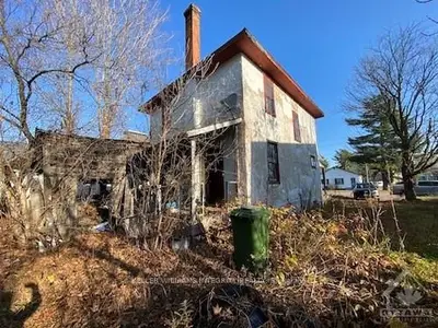 578 Boundary Road E, Laurentian Valley, On K8a 6m3