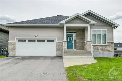 744 Meadowridge Circle, Carp - Huntley Ward, ON K0A 1L0